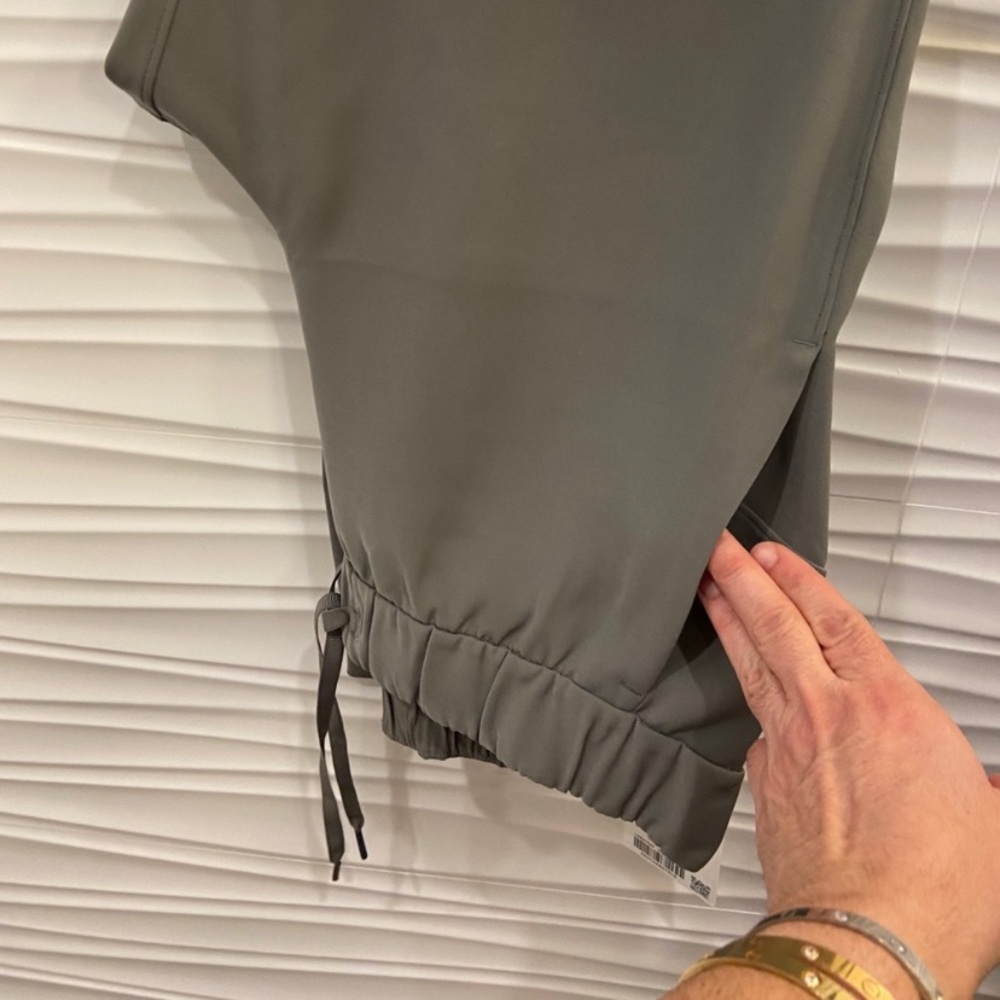 NWT Lululemon On The Fly Crop Woven - Picture 8 of 14